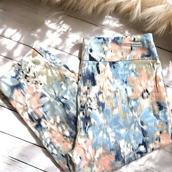 Tummy Control Abstract Floral Print Pull On Cropped Split Hem Pants - Picture 3 of 6